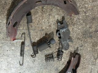 механизм стояночного тормоза (ручника) Mercedes-Benz E-Класс W124 [рестайлинг] (1987 - 1993), седан, задний привод