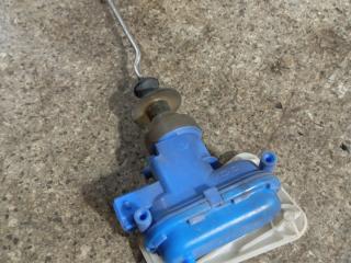 активатор (привод) замка двери Audi 80 8C/B4 (1991 - 1996)