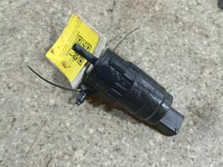 насос (моторчик) омывателя стекла Volkswagen Tiguan 1 поколение (2007 - 2011), 1K6955651