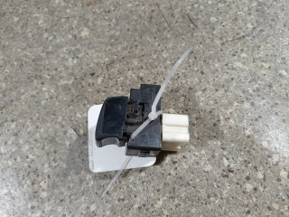 кнопка стеклоподъемника двери задней левой Nissan Maxima A33 (2000 - 2005)