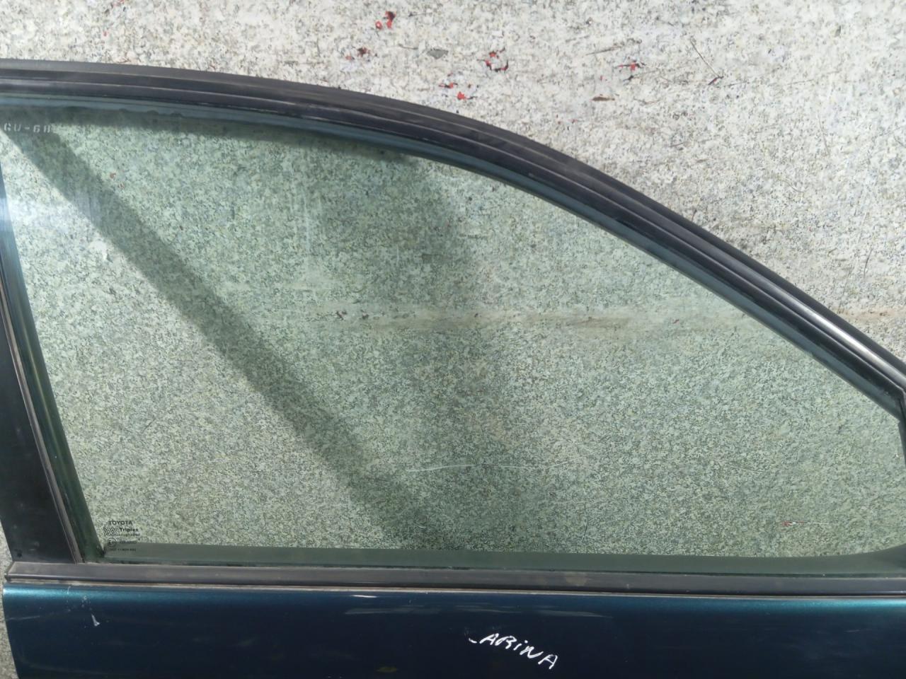 стекло двери передней правой Toyota Carina E 1 поколение (1992 - 1998) - фото №1