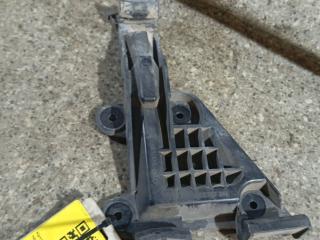 Крепление бампера переднего Audi 80 8C/B4 (1991 - 1996), 8A0807284