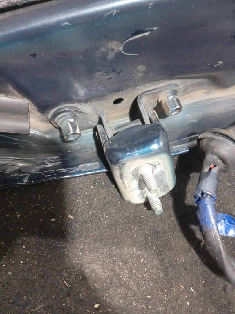 петля двери Toyota Carina E 1 поколение (1992 - 1998), седан - фото №1