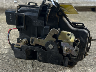 замок двери передней правой Audi A6 4B/C5 (1997 - 2001)