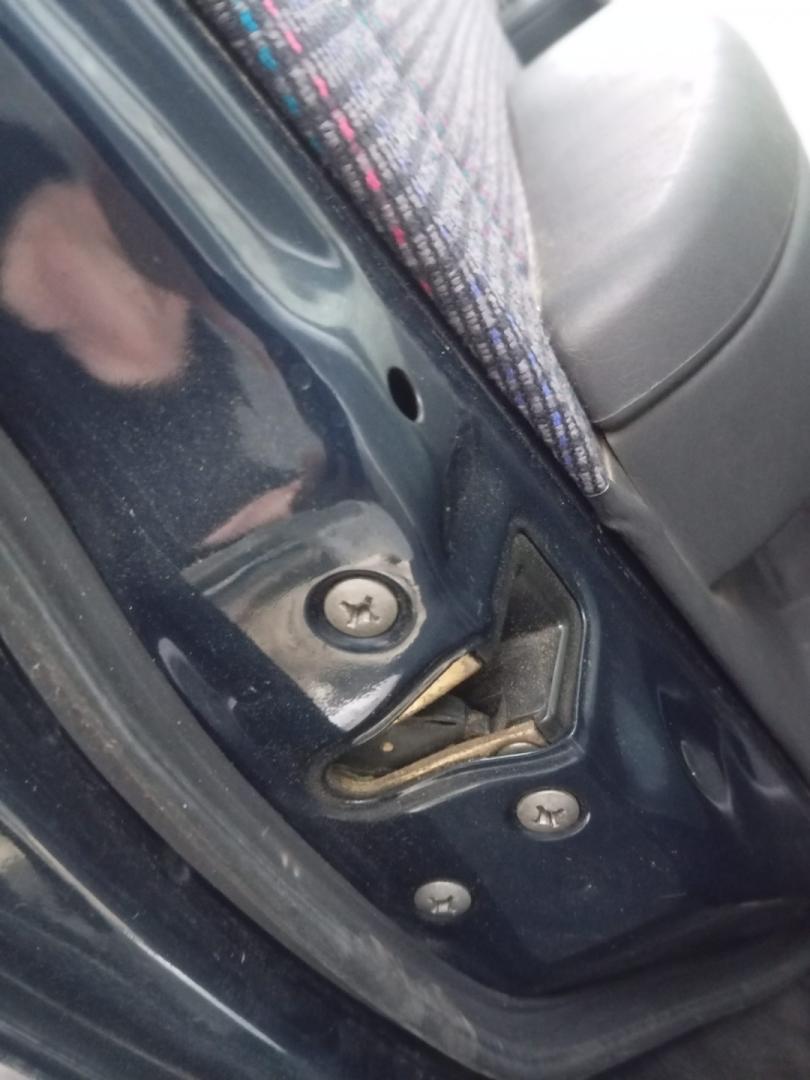 замок двери передней левой Toyota Carina E 1 поколение (1992 - 1998) - фото №1