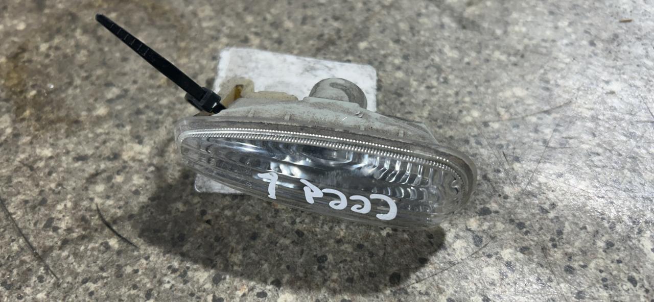 повторитель поворота на крыле левый Kia Ceed 1 поколение (2007 - 2010), 101-0105 - фото №1