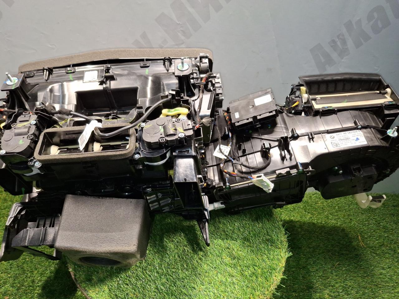 корпус отопителя (печки) BMW X7 G07 2021, 3.0 л., B58B30C, бензин, АКПП, a96, внедорожник 5 дв., полный привод, 64117944537, 7944537, 64115A31838, 5A31838, 64117944538, 7944538 - фото №1