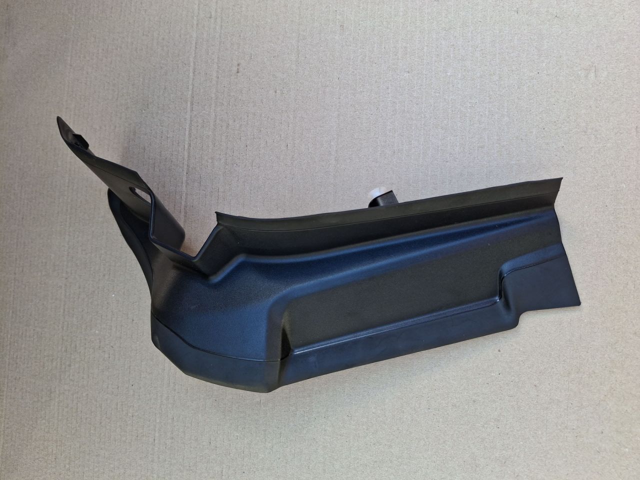 водосток крышки багажника BMW X7 G07 2021, 3.0 л., B58B30C, бензин, АКПП, a96, внедорожник 5 дв., полный привод, 63217451767, 7451767 - фото №1