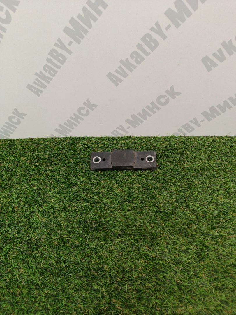 крепление стабилизатора / втулки стабилизатора BMW i5 G60 2023, электро, a300, седан, задний привод, правый руль, 33506888787, 6888787 - фото №1