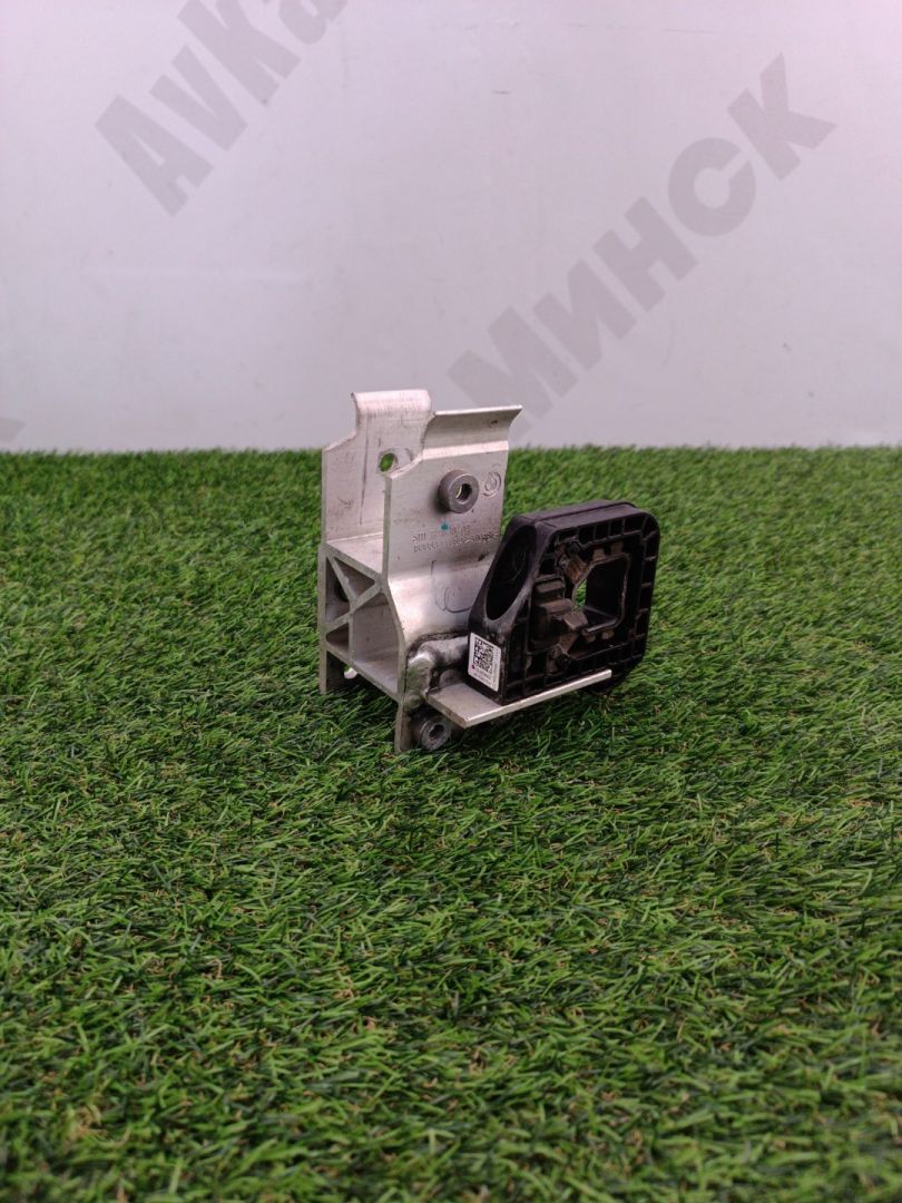 кронштейн радиатора BMW X7 G07 2019, 3.0 л., B58B30C, бензин, c1m, внедорожник 5 дв., полный привод, 17118642754, 8642754, 7421636, 51117421636 - фото №1