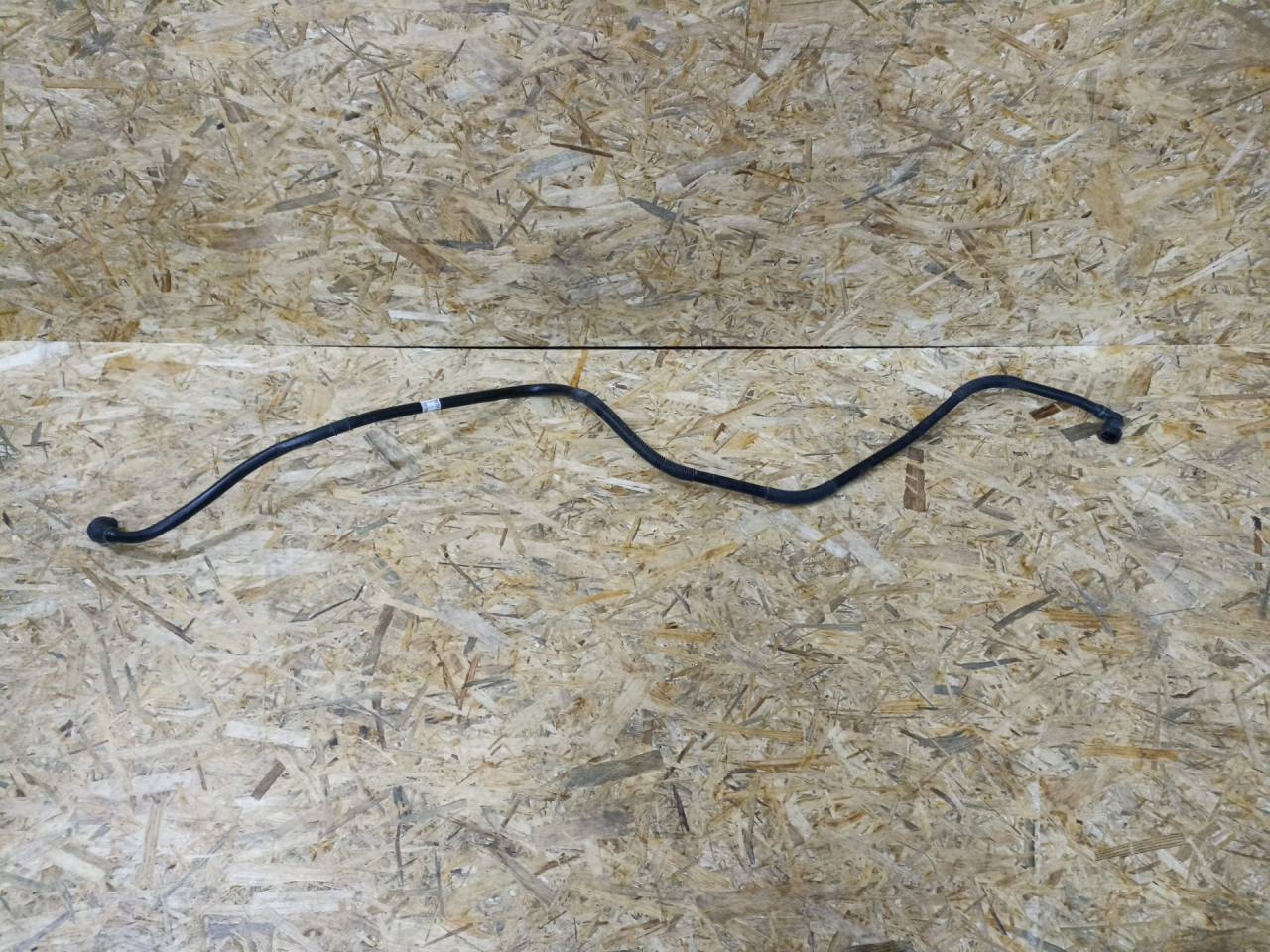 трубка вентиляции бака BMW X5 G05 2019, 3.0 л., B58B30C, бензин, АКПП, a96, внедорожник 5 дв., полный привод, 16137439938, 7439938 - фото №1