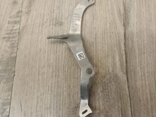 Кронштейн (крепление) выпускного коллектора BMW X5 G05 [рестайлинг] G05 2023, 3.0 л., B58B30P, бензин, АКПП, 475, внедорожник 5 дв., полный привод, 18325A04CC1, 5A04CC1