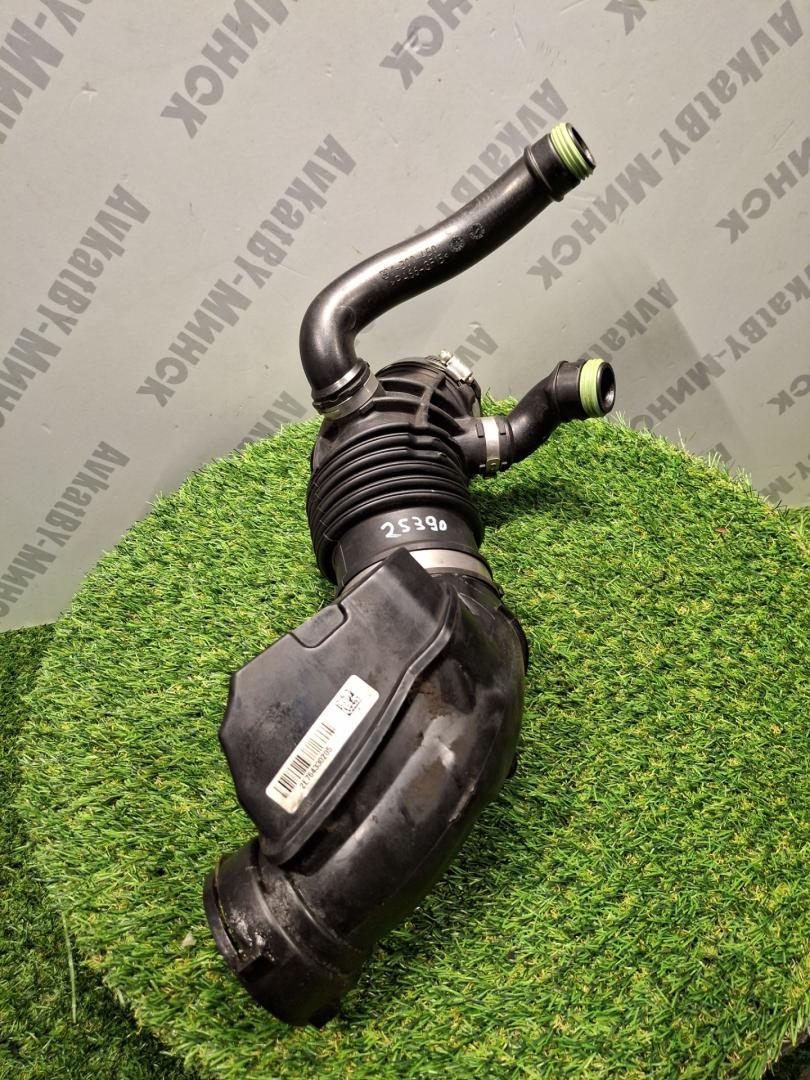 патрубок интеркулера BMW X7 G07 2019, 3.0 л., B58B30C, бензин, c1m, внедорожник 5 дв., полный привод, 13717643302, 7643302 - фото №1