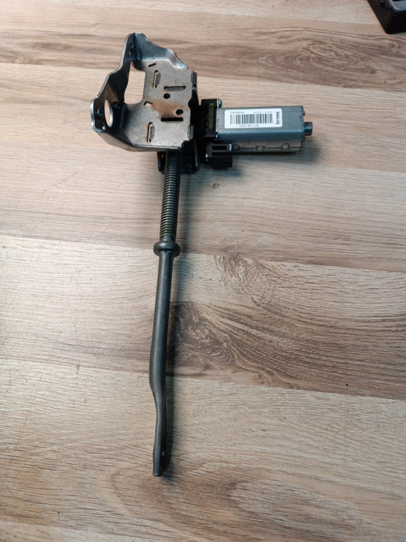 моторчик регулировки сиденья BMW X5 G05 2022, 3.0 л., B58B30C, бензин, АКПП, c27(arktis-grau brillanteffekt), внедорожник 5 дв., полный привод, правый руль, 52107454054, 7454054, C34167-102 - фото №1