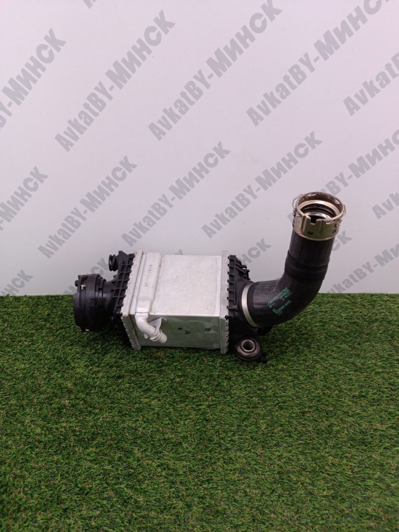 интеркулер BMW X7 G07 2021, 4.4 л., N63B44D, бензин, АКПП, c27 arktis-grau brillanteffekt, внедорожник 5 дв., полный привод, 8660689, 17518660689 - фото №1