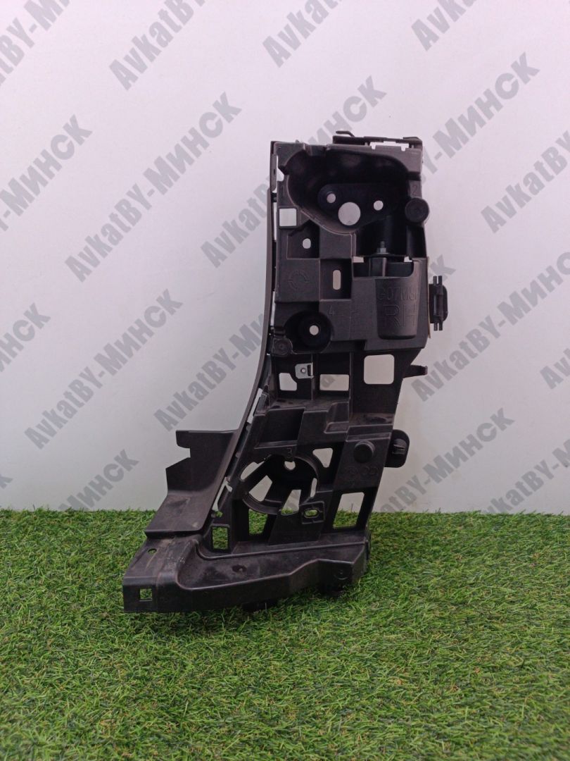 Крепление бампера заднего BMW X7 G07 2019, 3.0 л., B58B30C, бензин, c1m, внедорожник 5 дв., полный привод, 51128069902, 8069902 - фото №1