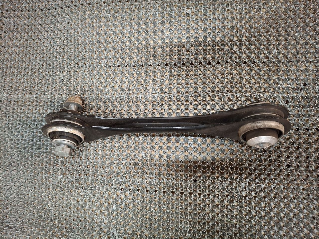 рычаг задний правый BMW X7 G07 2021, 4.4 л., N63B44D, бензин, АКПП, c27 arktis-grau brillanteffekt, внедорожник 5 дв., полный привод, 33306878018, 6878018 - фото №1