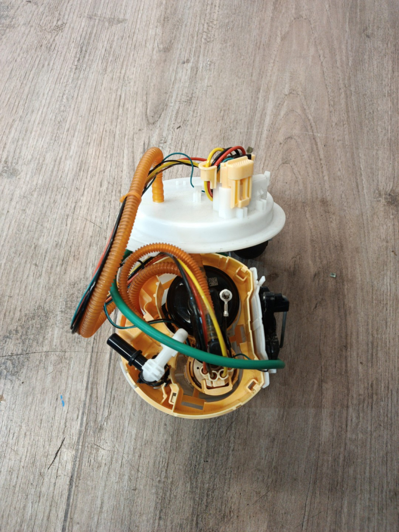 насос топливный BMW X3 G01 2020, 3.0 л., B58B30B, бензин, c1m, внедорожник 5 дв., полный привод, 16117214881, 7214881, 7401428 - фото №1