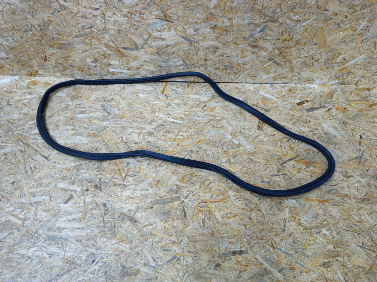 уплотнитель двери BMW X5 G05 2019, 3.0 л., B58B30C, бензин, АКПП, a96, внедорожник 5 дв., полный привод, 7428696 - фото №1