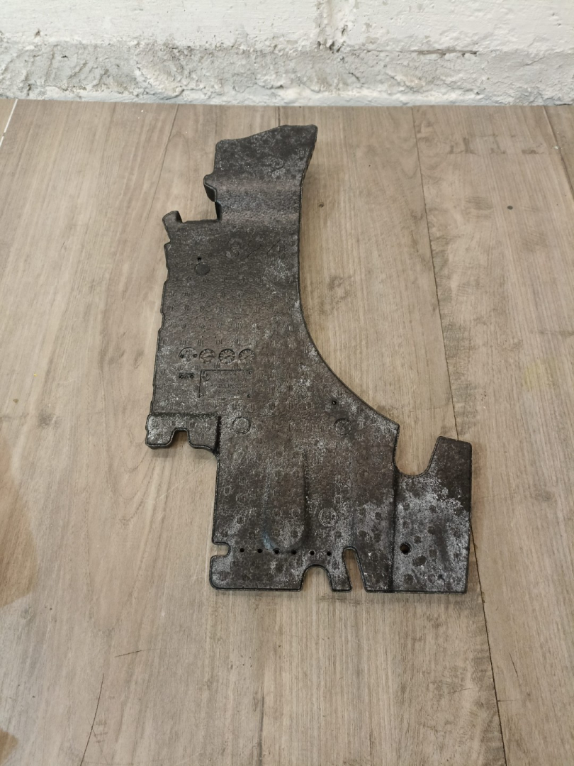 пластик BMW X5 G05 2019, 3.0 л., B58B30C, бензин, АКПП, a96, внедорожник 5 дв., полный привод, 7434324, 51477434324 - фото №1