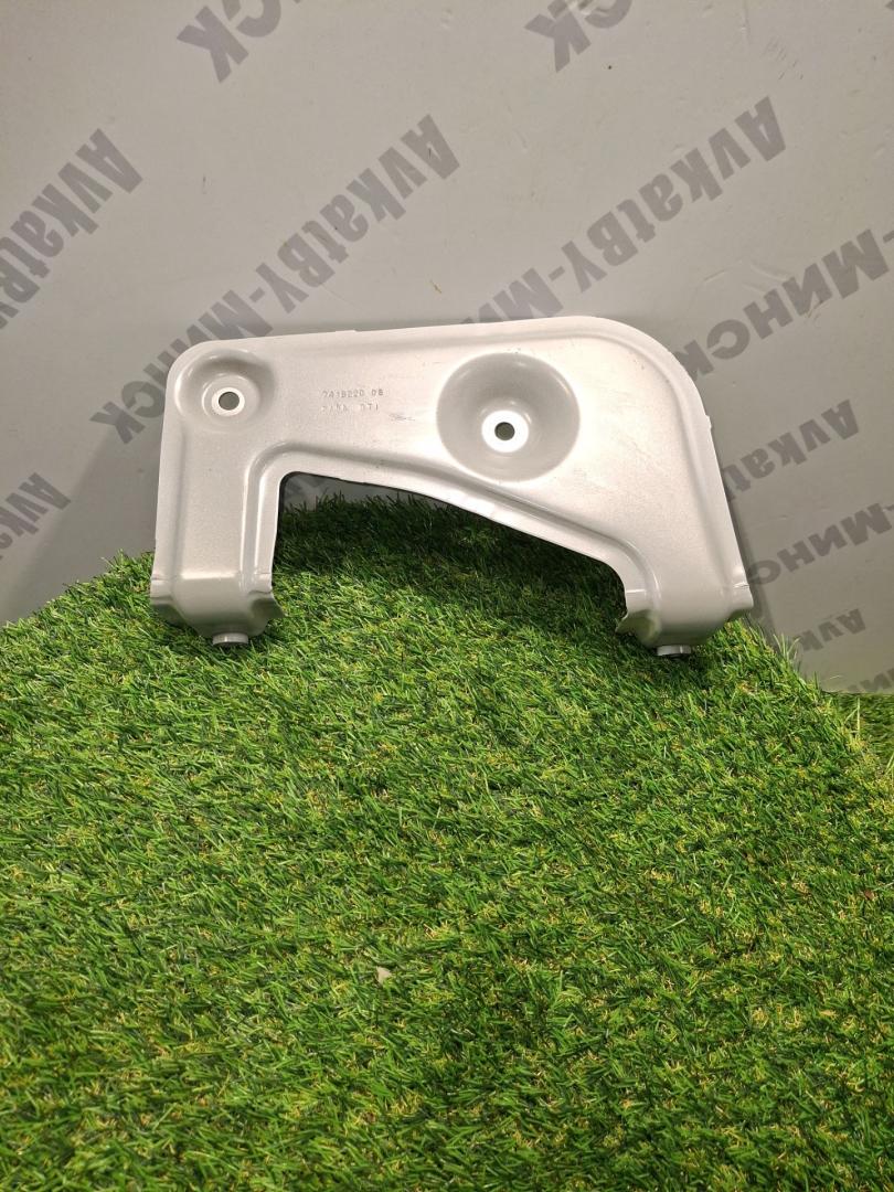 крепление ( кронштейн ) крыла BMW X7 G07 2021, 3.0 л., B58B30C, бензин, АКПП, a96, внедорожник 5 дв., полный привод, 41007492370, 7418220, 74923370 - фото №1