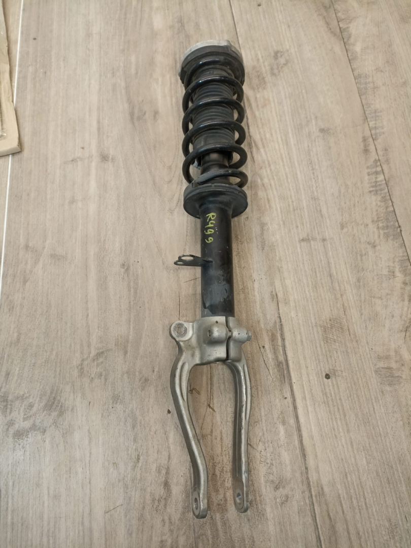 стойка передняя левая BMW 6 серия G32 2018, 3.0 л., B58 B30 A, бензин, АКПП, mineral-weiss metallic а96, лифтбэк, полный привод, 31316871995, 6871995 - фото №1