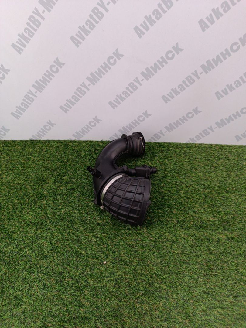 патрубок воздушного фильтра BMW X7 G07 2021, 4.4 л., N63B44D, бензин, АКПП, c27 arktis-grau brillanteffekt, внедорожник 5 дв., полный привод, 13718689759, 8689759 - фото №1