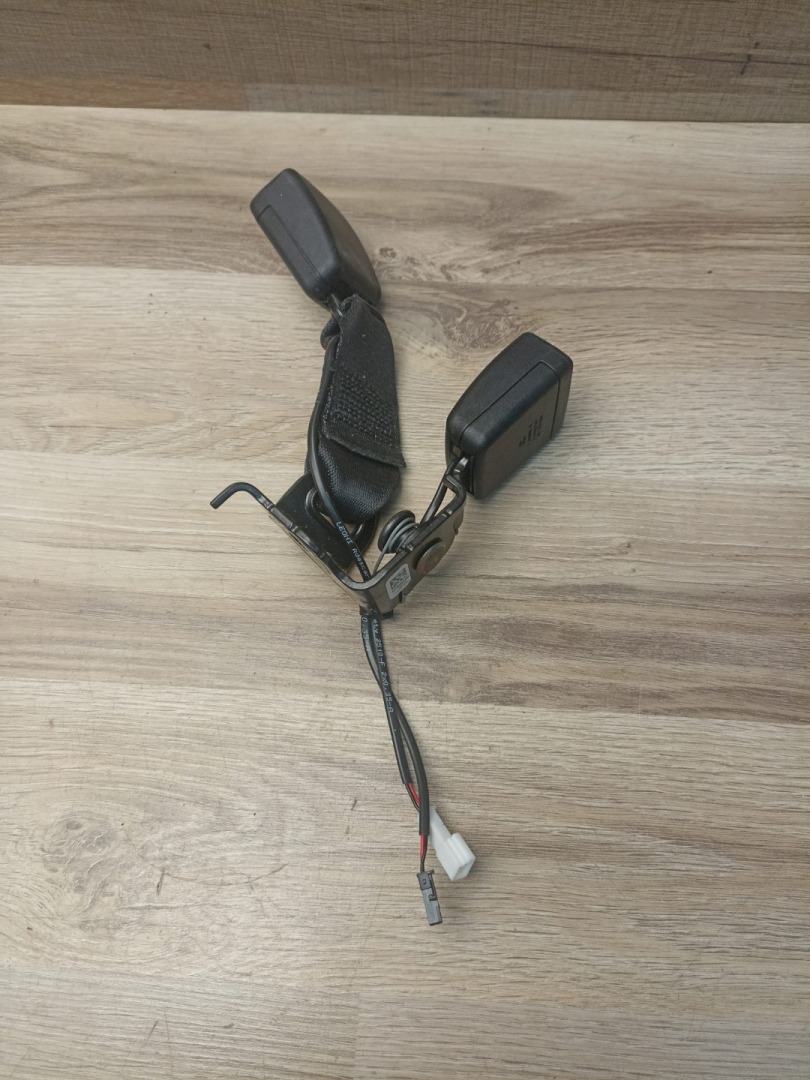 замок ремня безопасности BMW X5 G05 2019, 3.0 л., B58B30C, бензин, АКПП, a96, внедорожник 5 дв., полный привод, 7435672, 72117435672 - фото №1