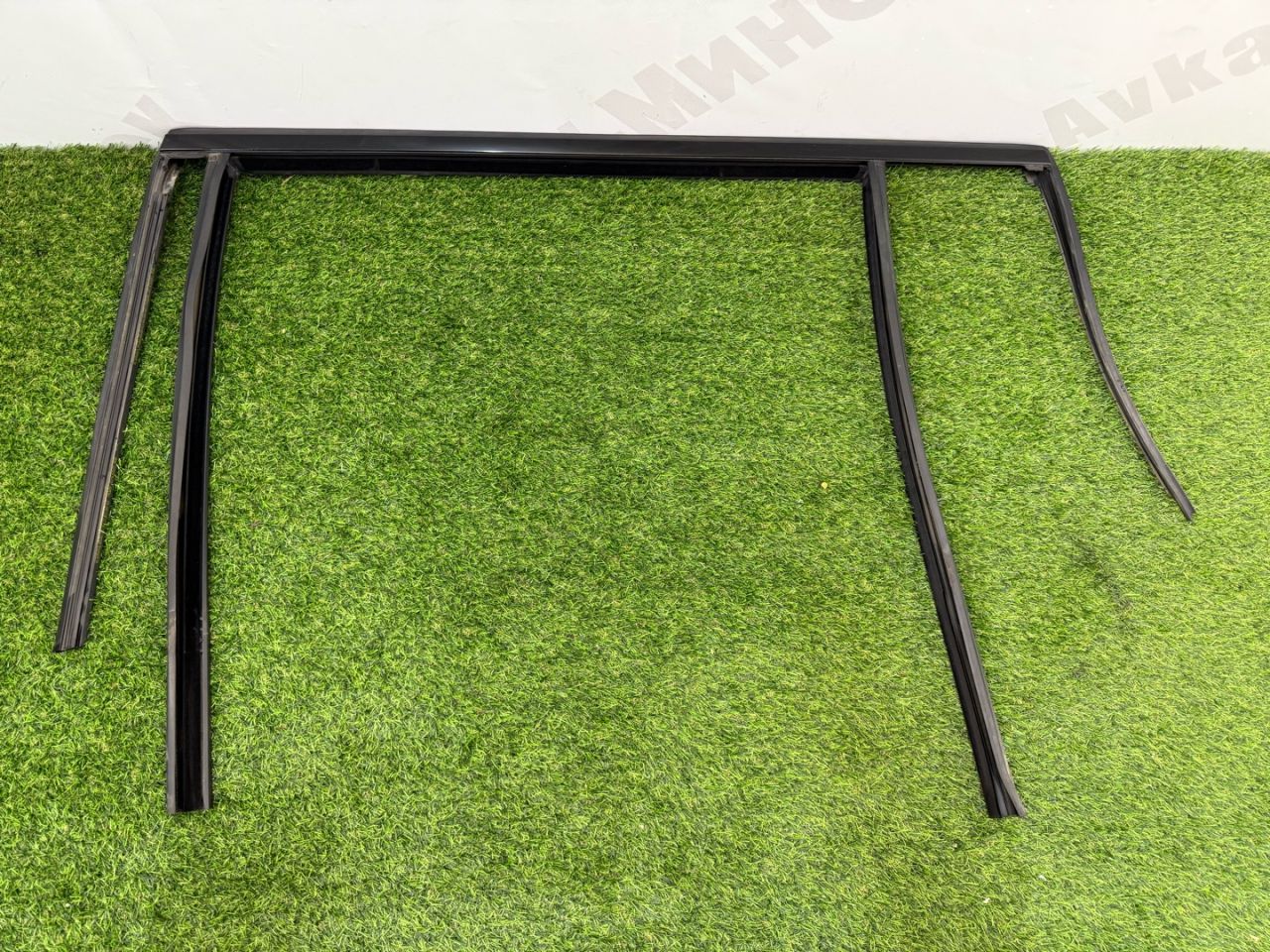 направляющая стекла задней левой BMW X7 G07 2019, 3.0 л., B58B30C, бензин, АКПП, a96, внедорожник 5 дв., полный привод, 51357431135, 7431135, 51357444111, 7444111 - фото №1