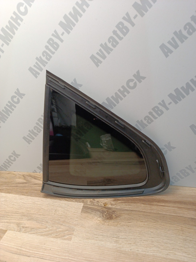 стекло кузовное боковое левое BMW X4 M F98 2021, 3.0 л., s58b30a, бензин, АКПП, donington-grau metallic (c28), внедорожник 5 дв., 51377416547, 7416547 - фото №1