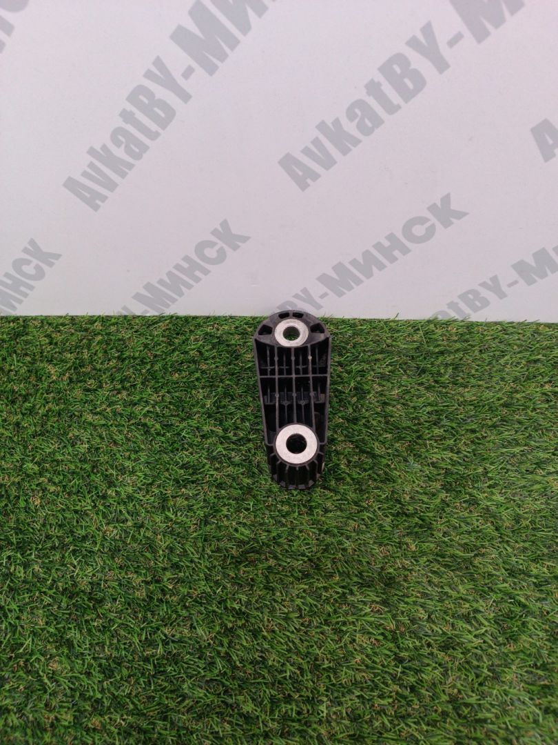 крепление стабилизатора / втулки стабилизатора BMW i5 G60 2023, электро, a300, седан, задний привод, правый руль, 33506888788, 6888788 - фото №1