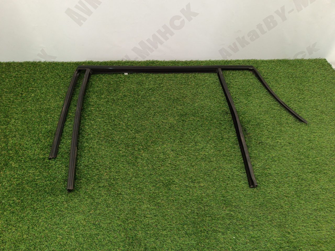 направляющая стекла задней левой BMW X7 G07 2021, 4.4 л., N63B44D, бензин, АКПП, c27 arktis-grau brillanteffekt, внедорожник 5 дв., полный привод, 51357431135, 7431135, 51357444111, 7444111 - фото №1