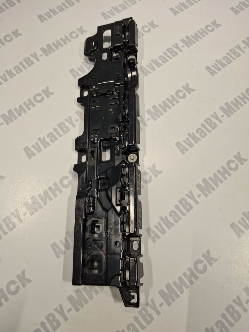Кронштейн крепления порога BMW 5 серия G60/G61 2024, 2.0 л., b48b20s, бензин, АКПП, с4а, седан, полный привод, 51775A1C2C4, 5A1C2C4 - фото №1