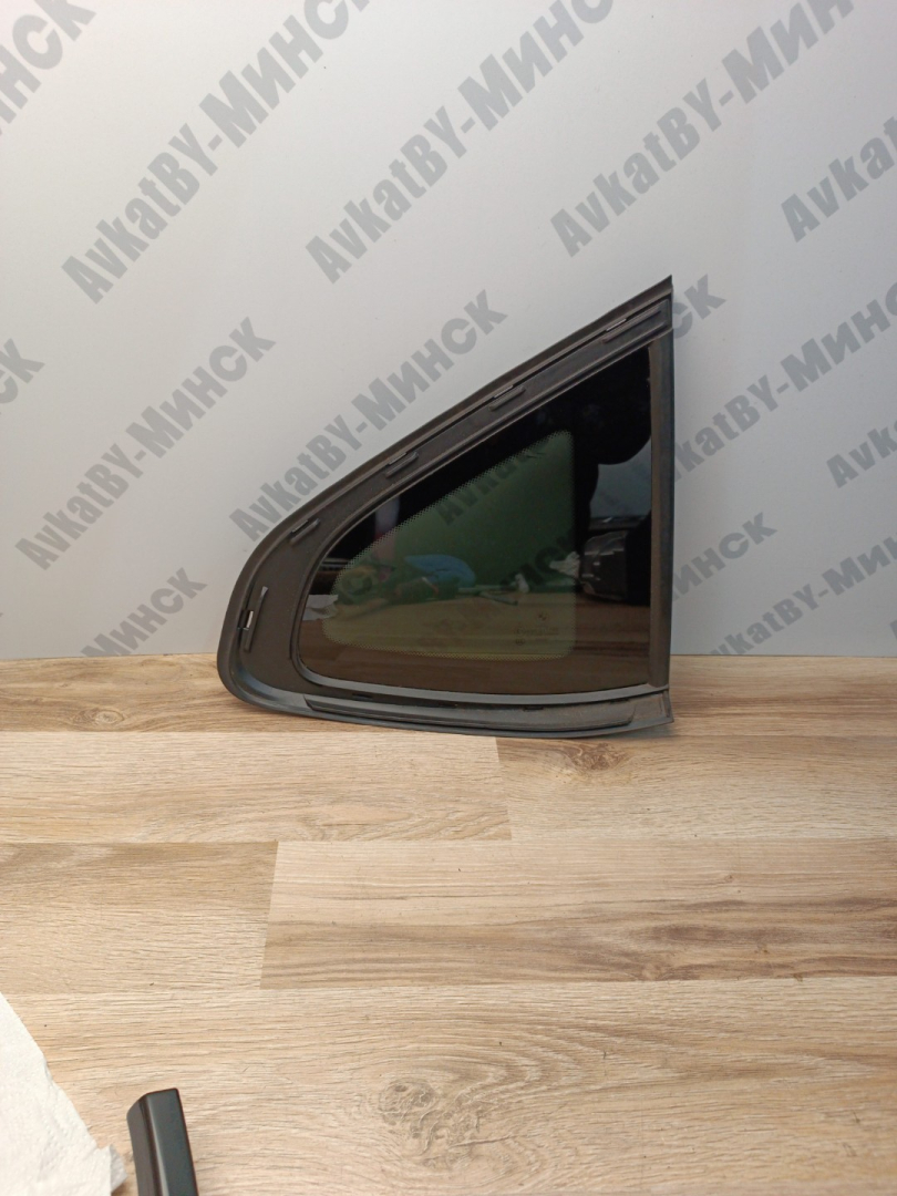 стекло кузовное боковое правое BMW X4 M F98 2021, 3.0 л., s58b30a, бензин, АКПП, donington-grau metallic (c28), внедорожник 5 дв., 51377416548, 7416548 - фото №1