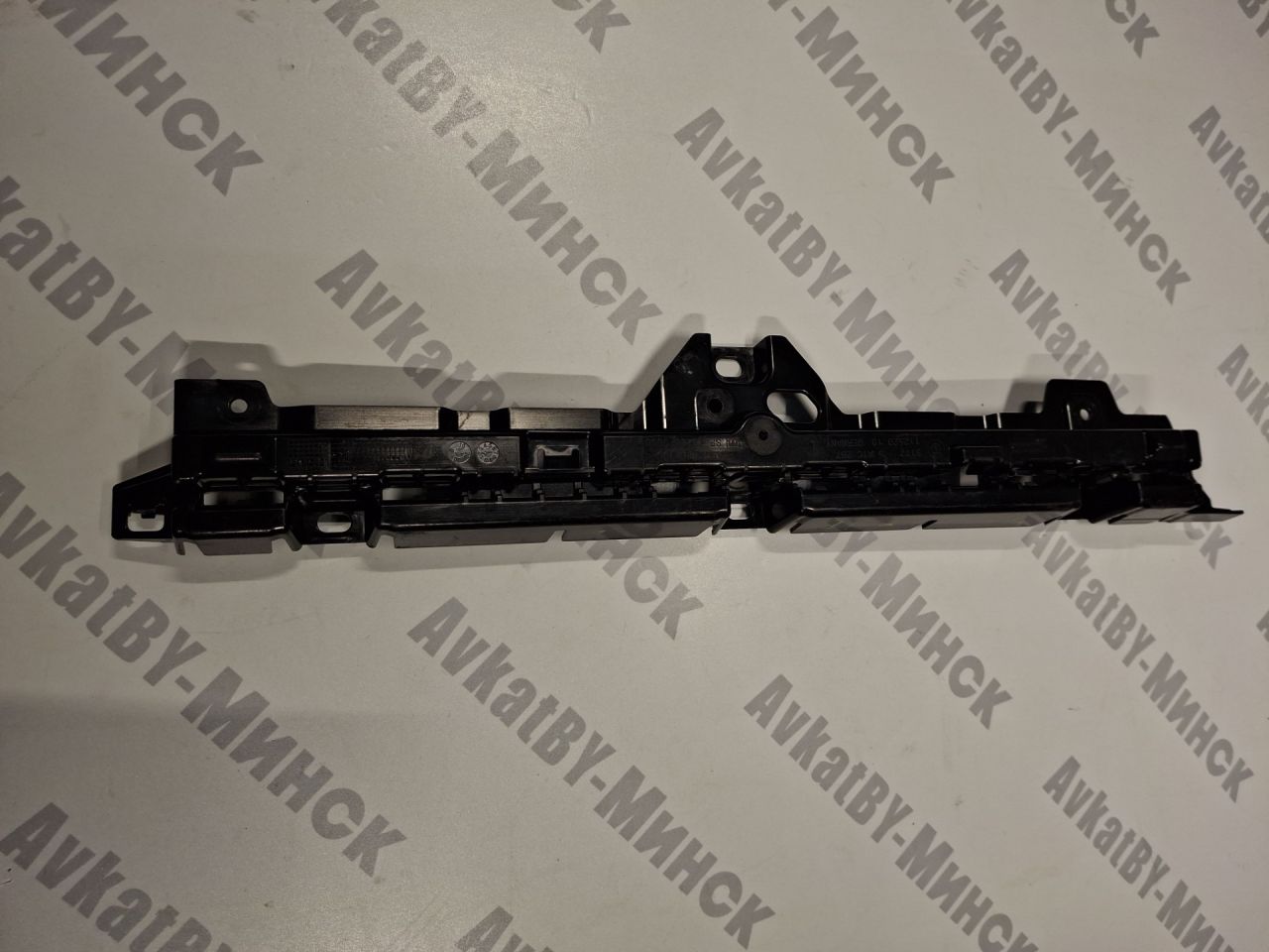 Кронштейн крепления порога BMW 5 серия G60/G61 2024, 2.0 л., b48b20s, бензин, АКПП, с4а, седан, полный привод, 51775A1C2B7, 5A1C2B7 - фото №1