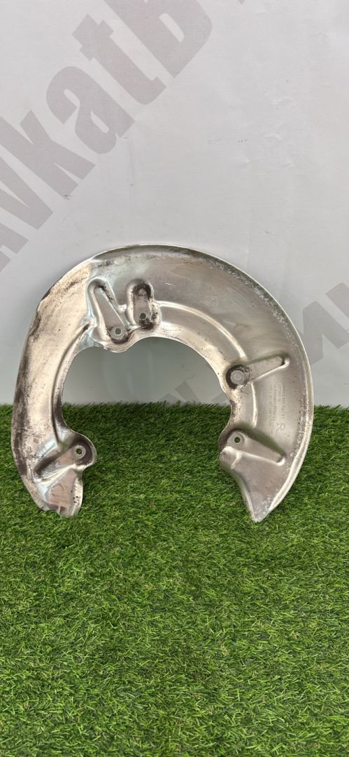 защитный кожух тормозного механизма BMW i5 G60 2023, электро, a300, седан, задний привод, правый руль, 34206899154, 6899154 - фото №1