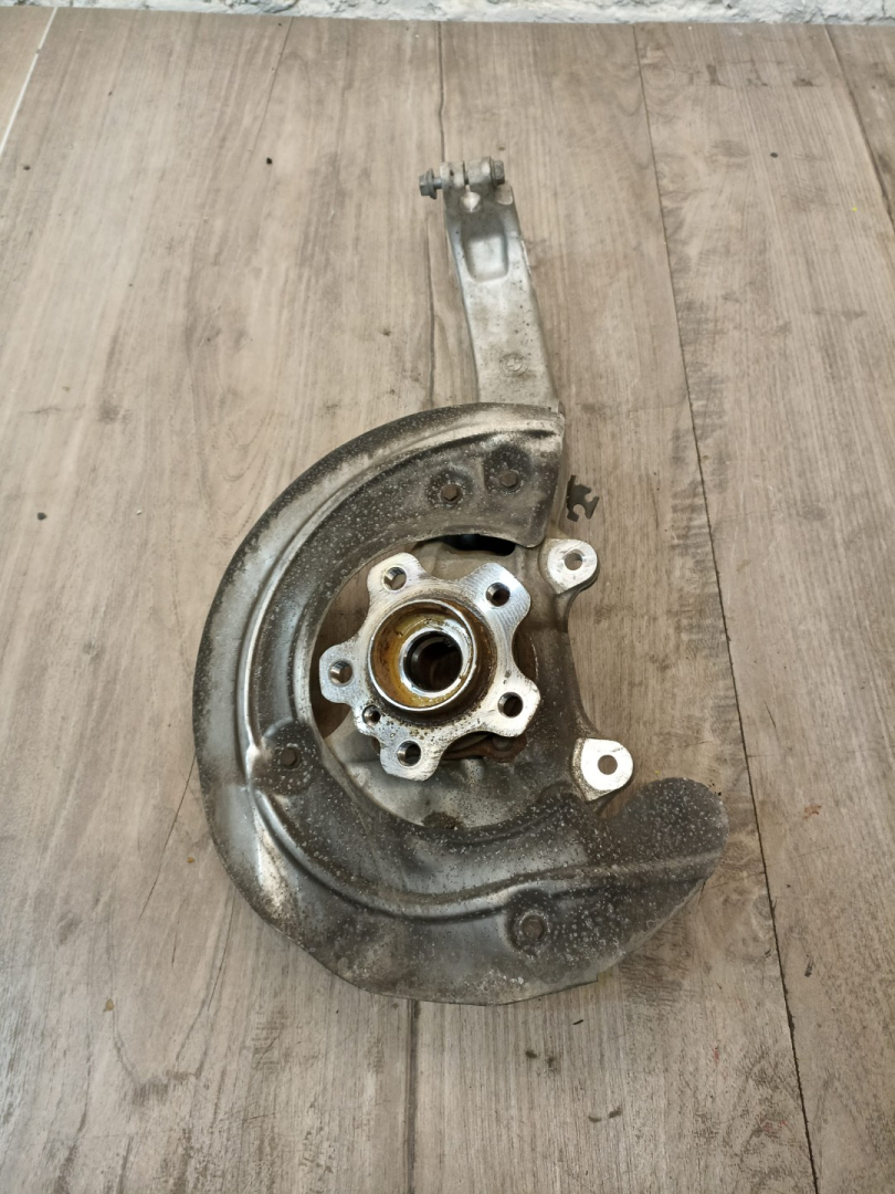 кулак поворотный левый BMW X5 G05 2019, 3.0 л., B58B30C, бензин, АКПП, a96, внедорожник 5 дв., полный привод, 31216876655, 6876655, 6864571, 31206864571 - фото №1