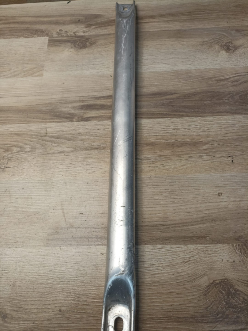 Распорка (растяжка) телевизора BMW X5 G05 2019, 3.0 л., B58B30C, бензин, АКПП, a96, внедорожник 5 дв., полный привод, 51617329746, 7329746 - фото №1