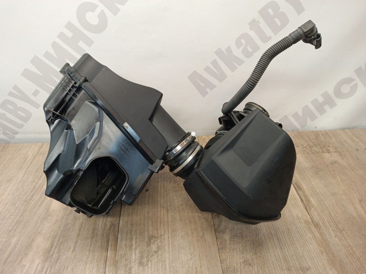 корпус воздушного фильтра BMW 5 серия G60/G61 2024, 2.0 л., b48b20s, бензин, АКПП, с4а, седан, полный привод, 5A1BC40, 5A1BC59, 13715A1BC59, 13715A1BC40 - фото №1