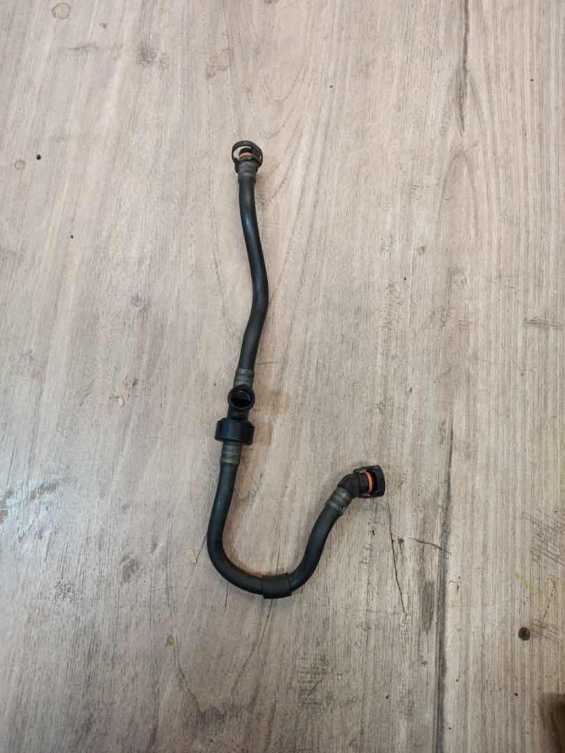 трубка вентиляции картерных газов BMW X5 G05 2019, 3.0 л., B58B30C, бензин, АКПП, a96, внедорожник 5 дв., полный привод, 13907935187, 7935187 - фото №1