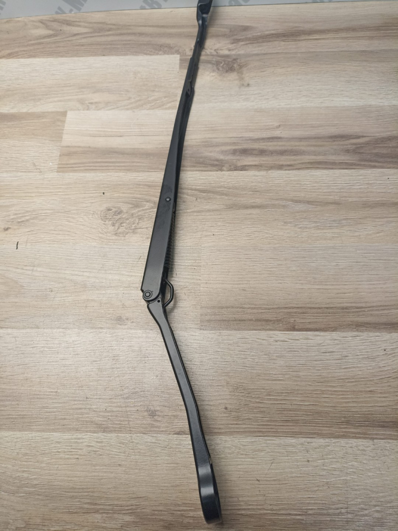 щеткодержатель (поводок стеклоочистителя, дворник) BMW X4 M F98 2021, 3.0 л., s58b30a, бензин, АКПП, donington-grau metallic (c28), внедорожник 5 дв., 7399010, 51138492677, 8492677 - фото №1