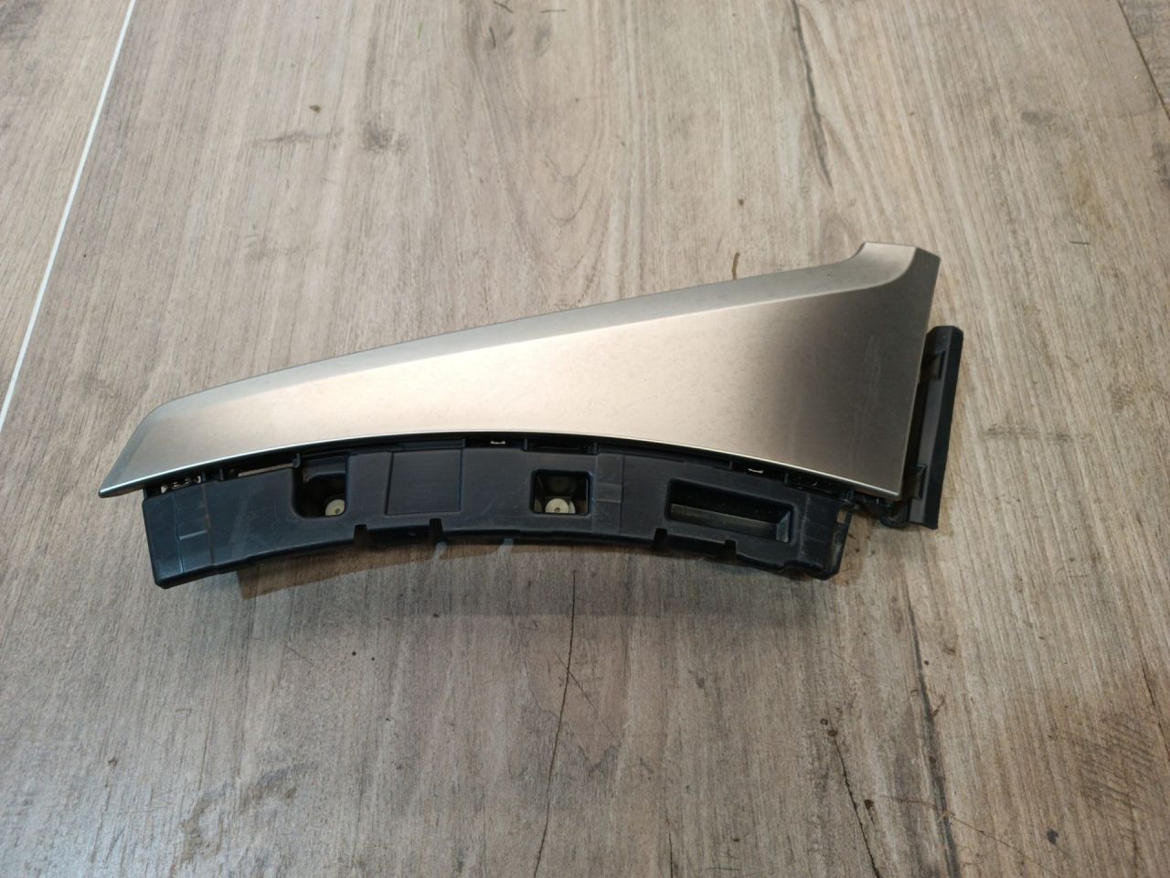 молдинг переднего левого крыла BMW X7 G07 2021, 4.4 л., N63B44D, бензин, АКПП, c27 arktis-grau brillanteffekt, внедорожник 5 дв., полный привод, 51748091891, 8091891, 8092885 - фото №1