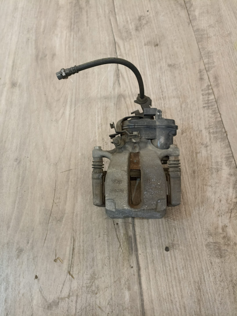 суппорт задний правый BMW X5 G05 2019, 3.0 л., B58B30C, бензин, АКПП, a96, внедорожник 5 дв., полный привод, 34216891768, 6891768, A002A334 - фото №1