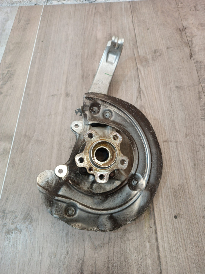 кулак поворотный правый BMW X5 G05 2022, 3.0 л., B58B30C, бензин, АКПП, c27, внедорожник 5 дв., полный привод, 6876656, 31216876656, 6864571 - фото №1