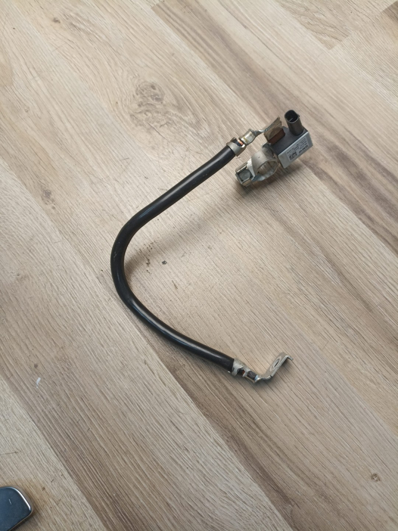 минусовой провод аккумулятора BMW X5 G05 2019, 3.0 л., B58B30C, бензин, АКПП, a96, внедорожник 5 дв., полный привод, 61219442115, 9442115 - фото №1