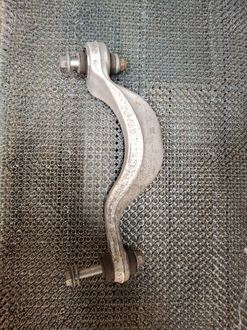 рычаг задний правый BMW X7 G07 2021, 4.4 л., N63B44D, бензин, АКПП, c27 arktis-grau brillanteffekt, внедорожник 5 дв., полный привод, 33306878022, 6878022, 33326878022 - фото №1