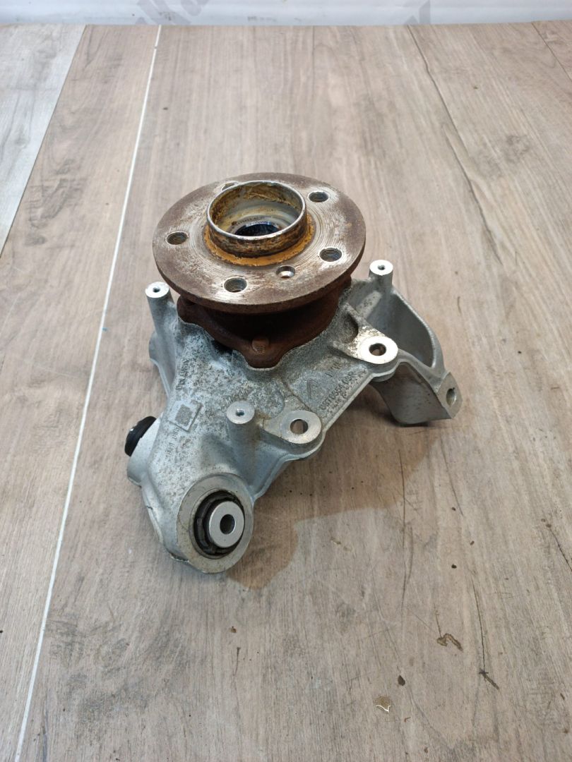 кулак задний правый BMW X7 G07 2019, 3.0 л., B58B30C, бензин, АКПП, a96, внедорожник 5 дв., полный привод, 6876654, 33306876652, 6876652, 6895673 - фото №1