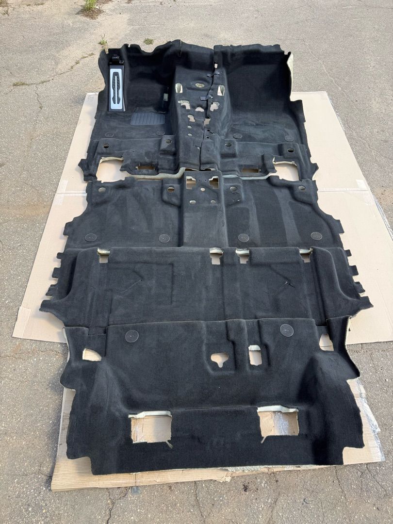 ковер салонный BMW X7 G07 2019, 3.0 л., B58B30C, бензин, c1m, внедорожник 5 дв., полный привод, 51478072351, 8072351, 7484023, 51477484023, 51479892982, 9892982, 51477941071, 7941071 - фото №1