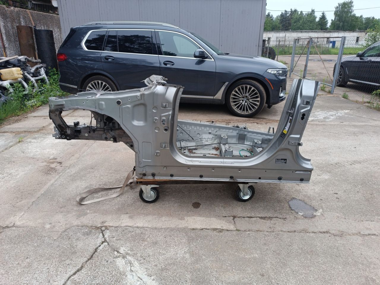 порог левый BMW X4 M F98 2021, 3.0 л., s58b30a, бензин, АКПП, donington-grau metallic (c28), внедорожник 5 дв., 41007494065, 7494065 - фото №1