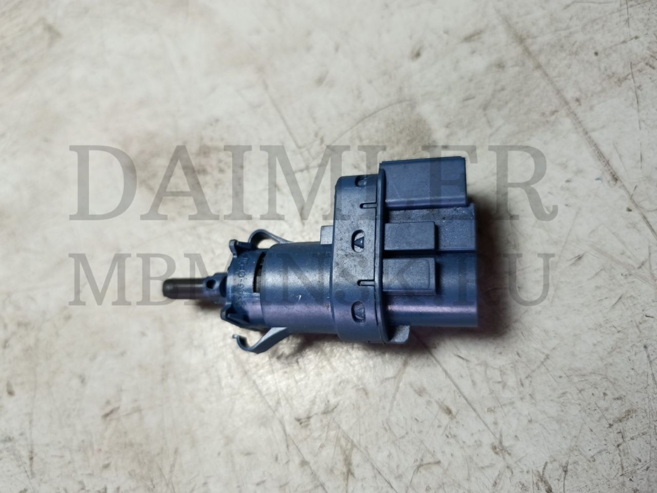 выключатель концевой (концевик) Land Rover Discovery 5 поколение 2017, GPLA-96854-AB - фото №1